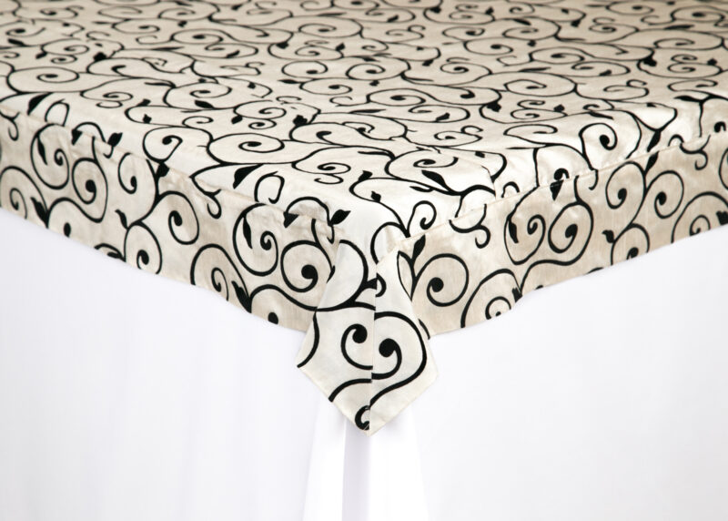 Sobre mantel Blanco Con Negro Diseño