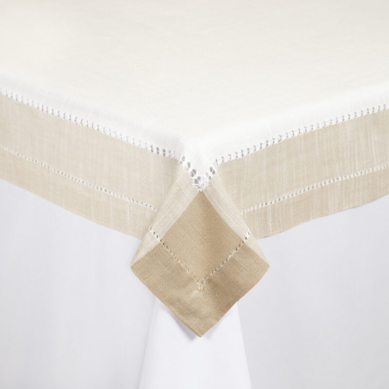 Sobre mantel Beige Con Blanco de Cruces o Lino