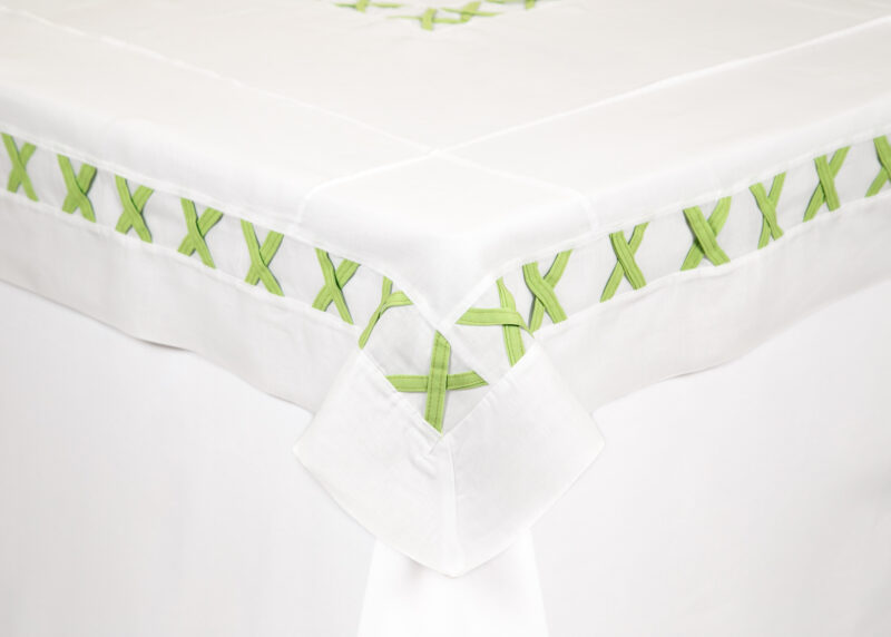 Sobre mantel Blanco Con Verde Basket