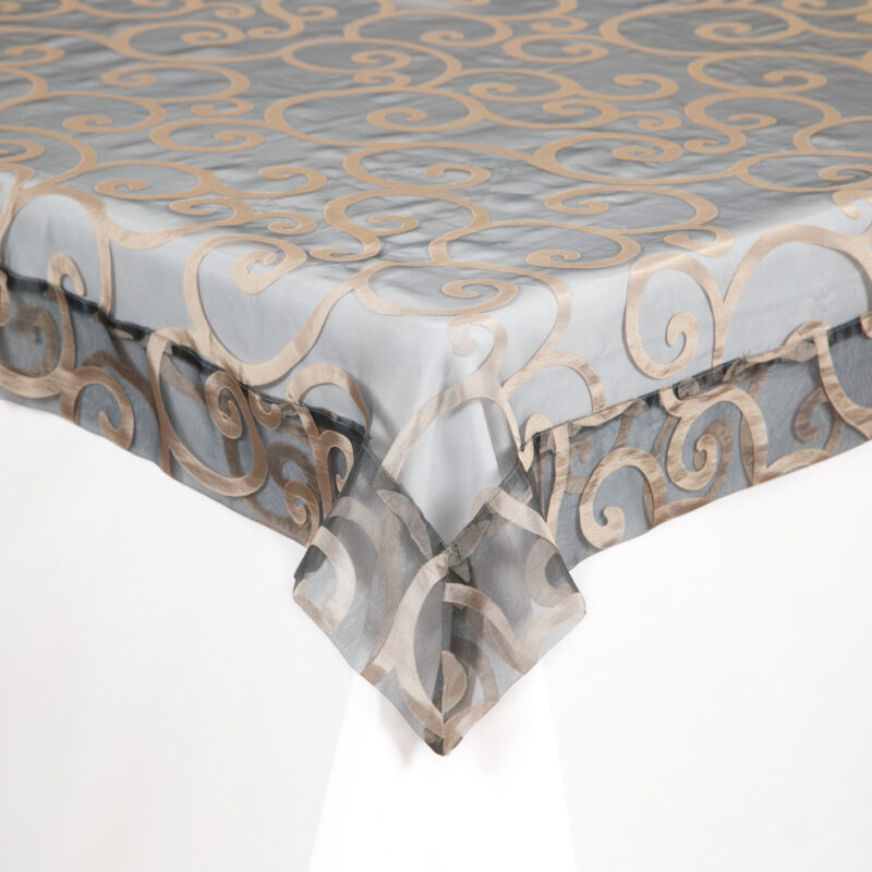 Sobre mantel Plateado Con Diseño De Organza